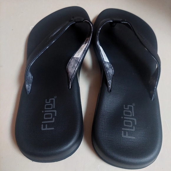 Flojos  Black Sandals Thong Slip On Flip Flops Cushion Size 9 Lightweight - Picture 6 of 9